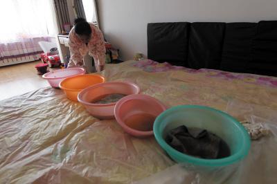 昌平楼上漏水，住户失联，小区没物管，业主维权难！律师来支招……